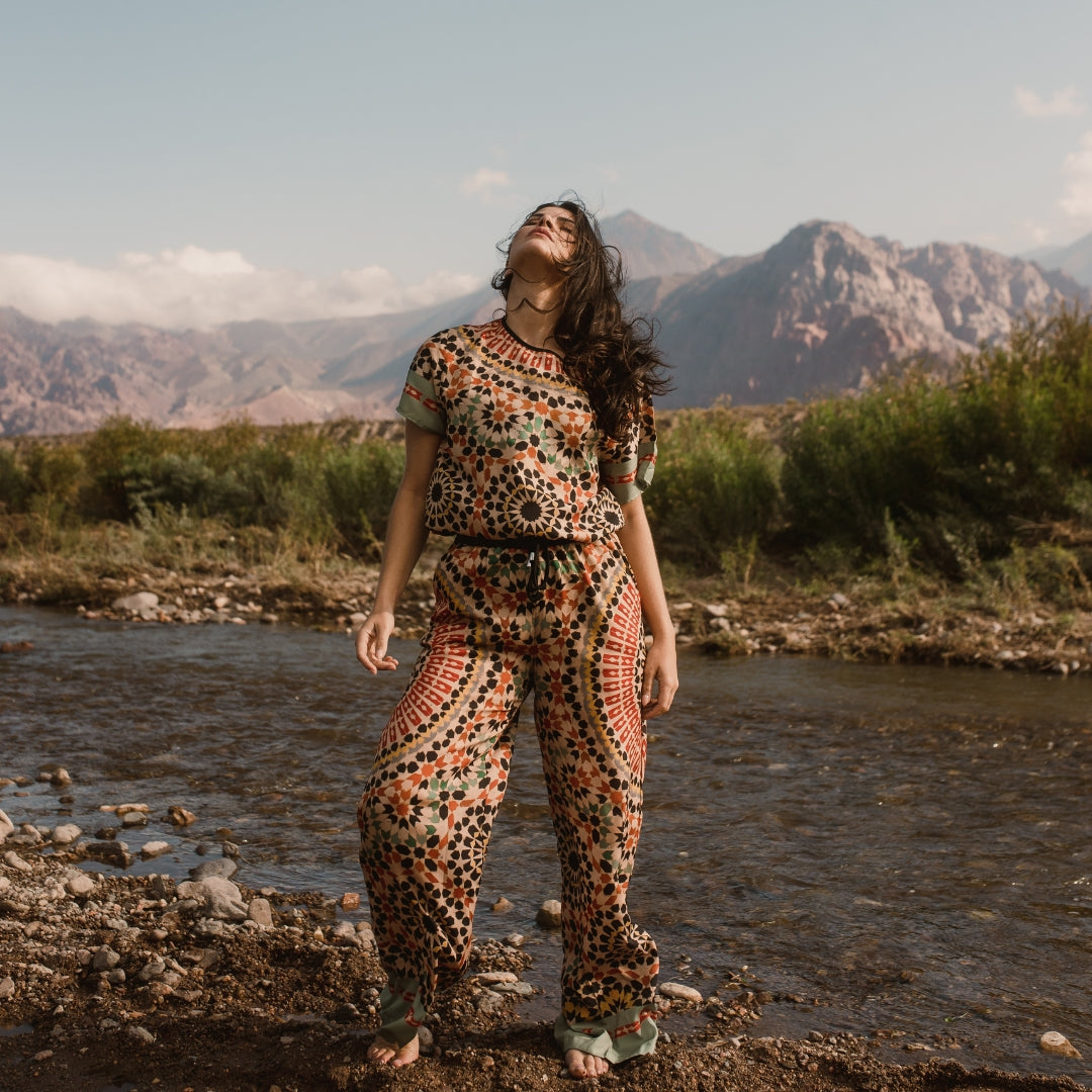 Conjunto Blusa decote redonda e calça pantalona mandala