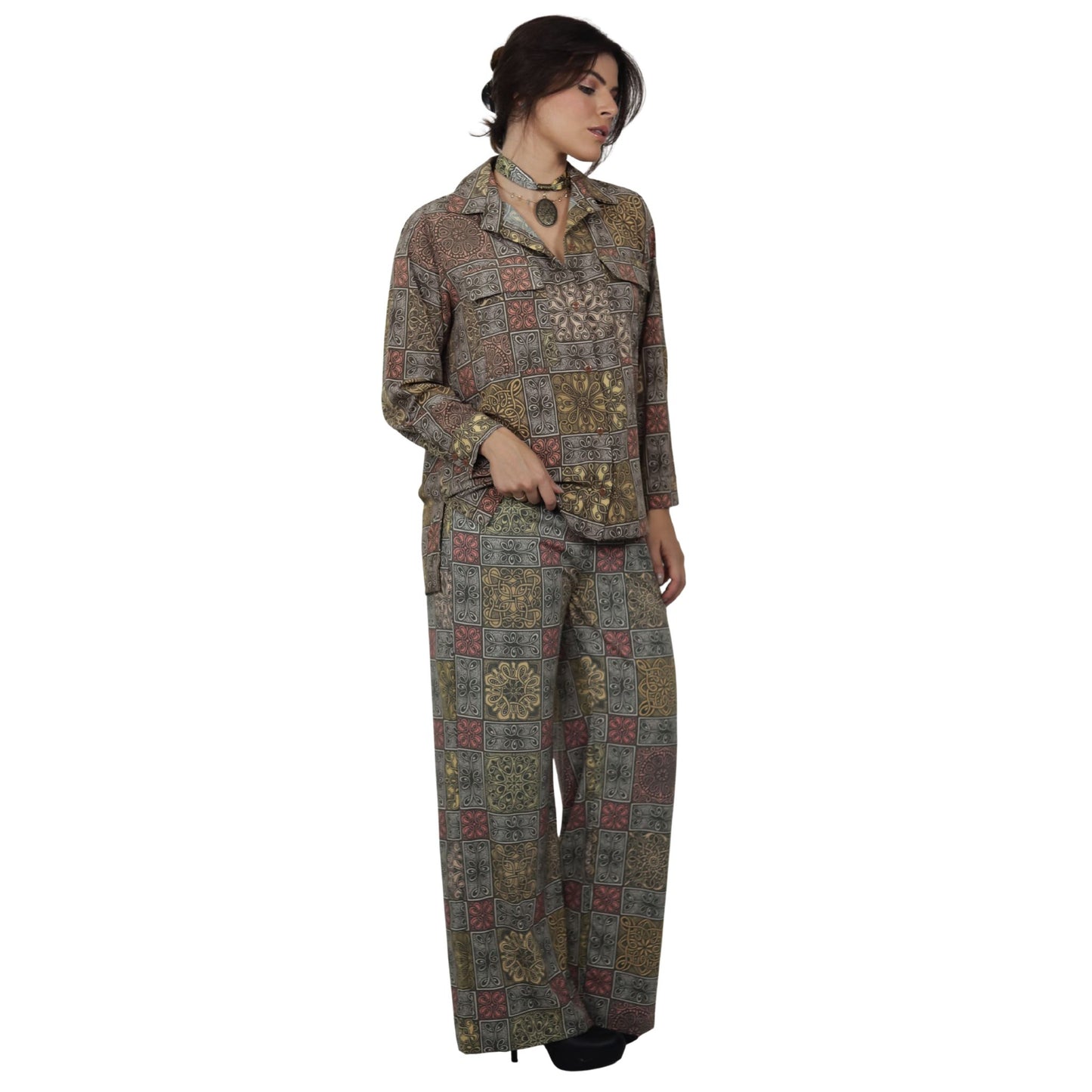 Conjunto Blusa e Pantalona BIXUGRILLO estampada Monograma