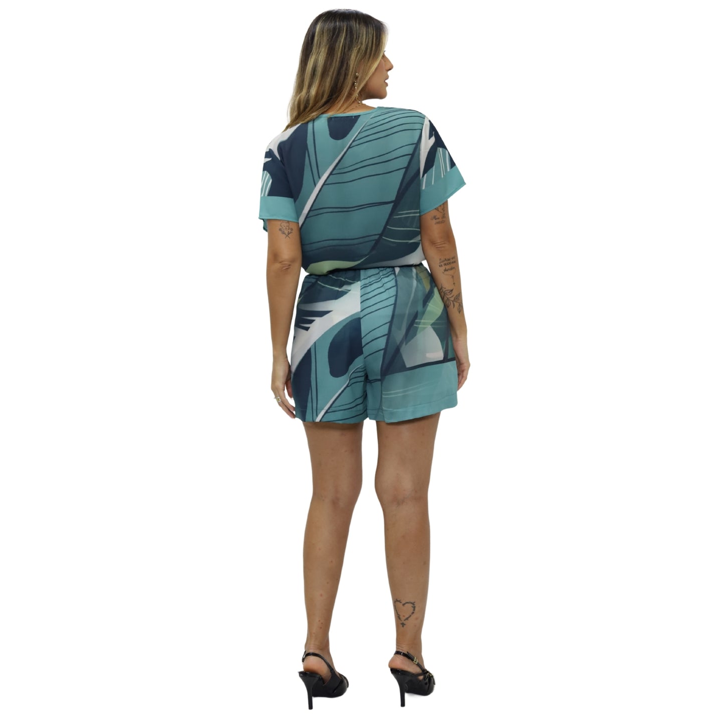 Conjunto de Blusa e Short BIXUGRILLO estampado buzios