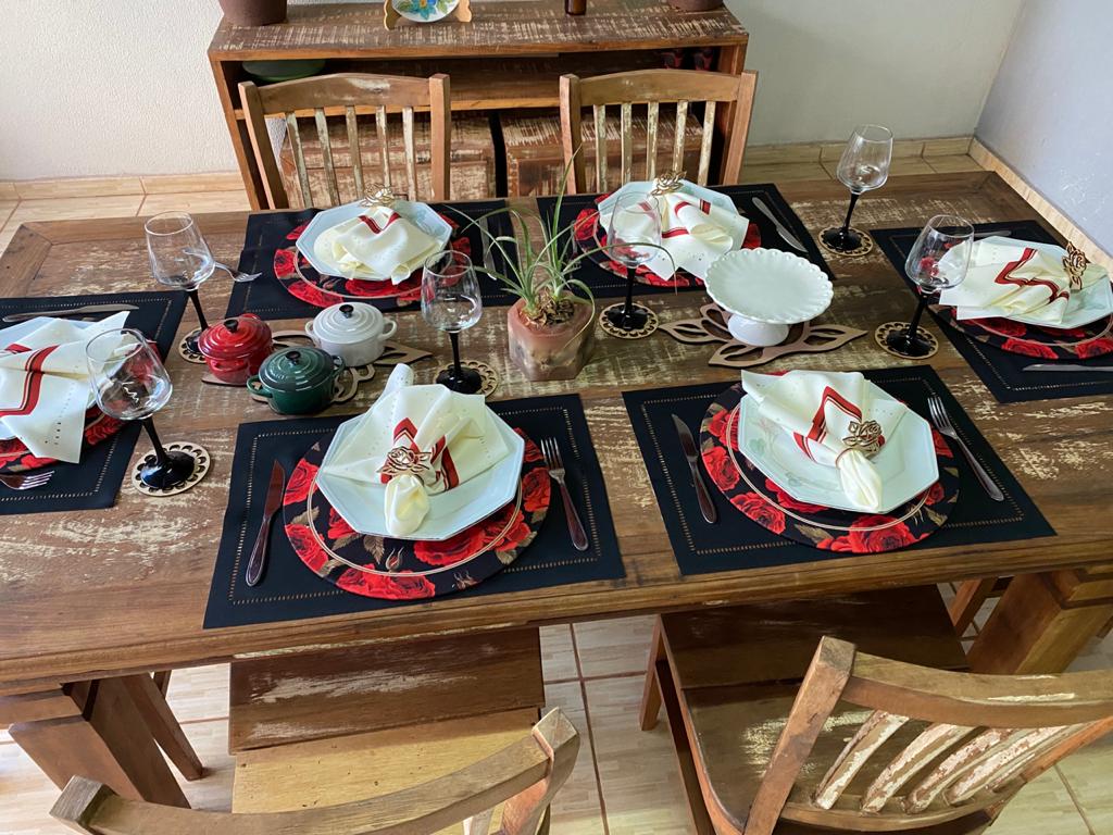 kit de 38 pçs  p/ 6 lugares lugares mesa posta estampa Rosas Vermelhas com corte a laser